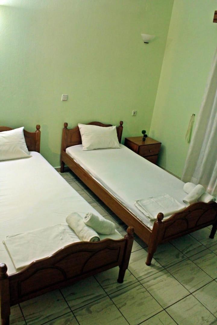 Guesthouse Bizani Neo Mpizani Ngoại thất bức ảnh