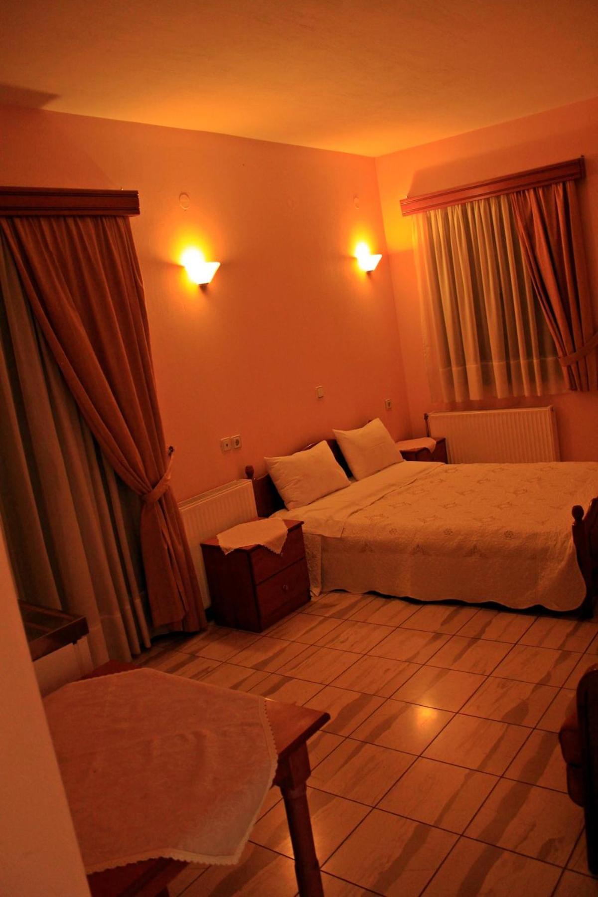 Guesthouse Bizani Neo Mpizani Ngoại thất bức ảnh